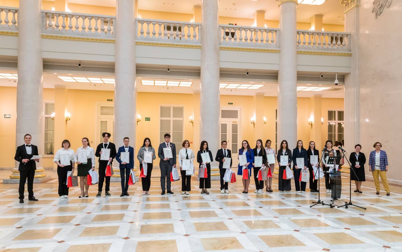 Петербургский молодежный исторический форум герои отечества. Наше наследие олимпиада Санкт Петербург 2023. Молодежный форум в Петербурге. Президентская библиотека имени Ельцина реклама. Президентская библиотека Питер.