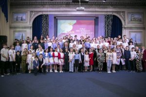 «Мы — великая Россия»: концерт к 9 Мая в школе-интернате МИД России