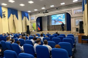 В рамках проекта «Разговоры о важном» состоялась встреча с Максимом Кабаковым