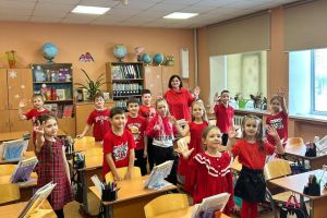 День свободной формы, главным цветом которой стал красный!